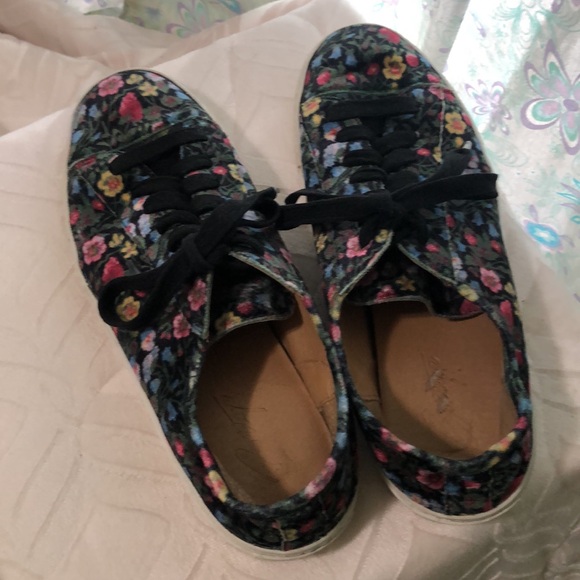 Velvety Floral Sneakers Sz 8 - Picture 6 of 9